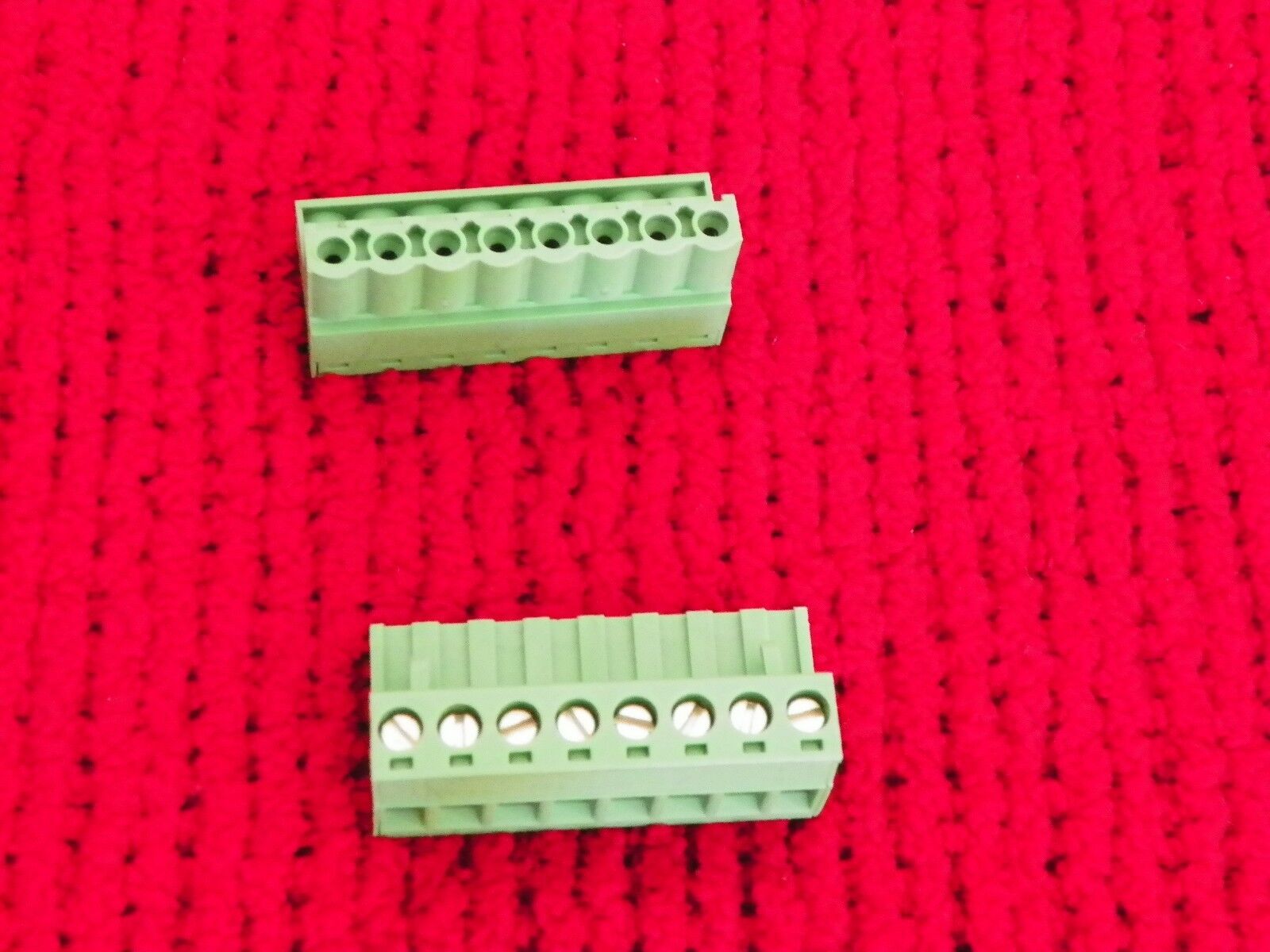 Set of 2 Keithley 2304 2306 Battery Charger / Simulator output connectors Set of 2 Keithley 2304 2306 Battery Charger / Simulator output connectors
